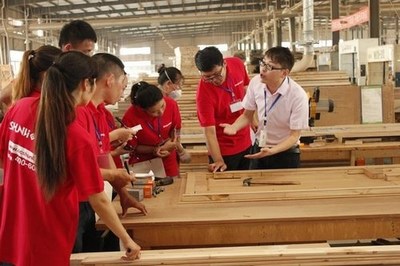 顺丽木门第二期经销商培训会正式开幕_中华门窗网
